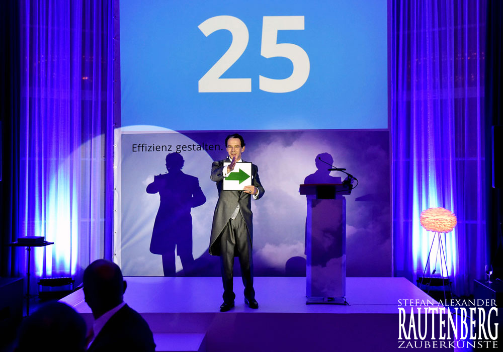 Rautenberg als Moderator eines Unternehmensjubiläums im Kurhaus in Wiesbaden für Hessen Energie Rautenberg als Moderator eines Unternehmensjubiläums im Kurhaus in Wiesbaden für Hessen Energie